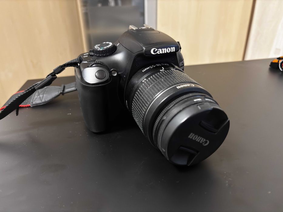 Camera DSLR Canon EOS 1100D