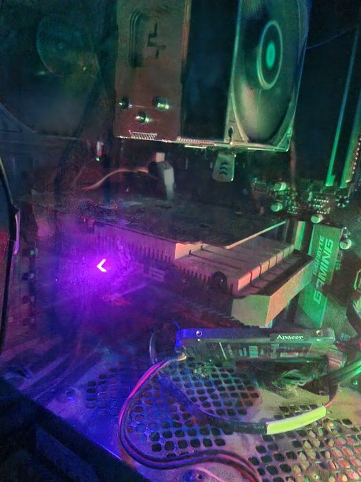 Продам gtx 1650.
