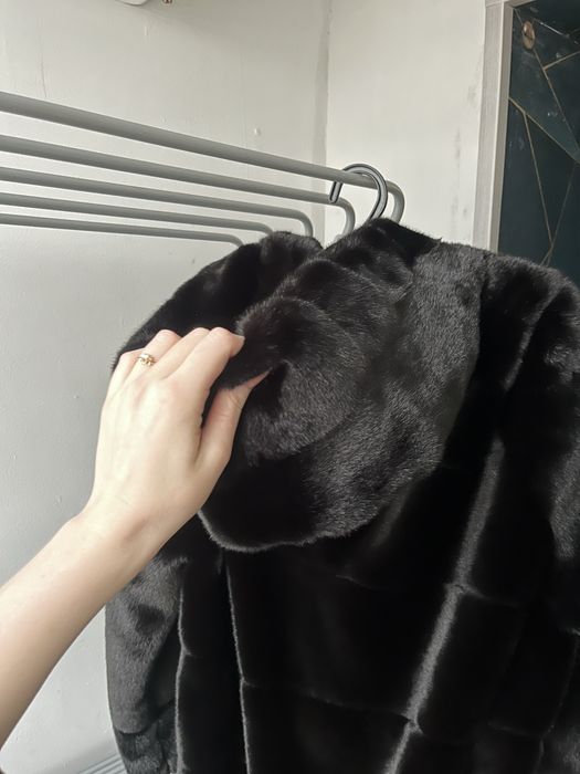 СРОЧНО Искуственная черная Шуба с капюшоном