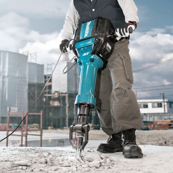 Отбойный молоток Makita HM1812