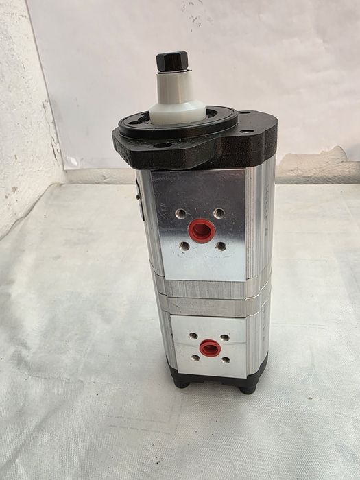 Pompa hidraulica dubla pentru john deere Renault