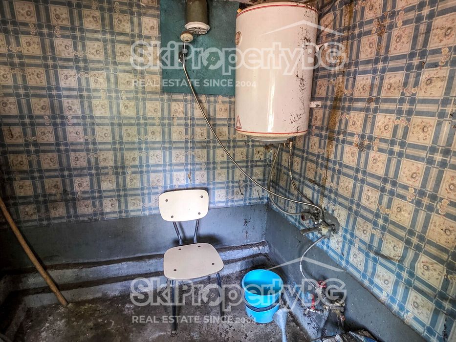 Две къщи с голяма градина в село Райово!