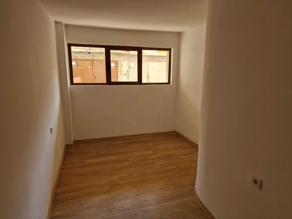 Продавам помещение в идеален център