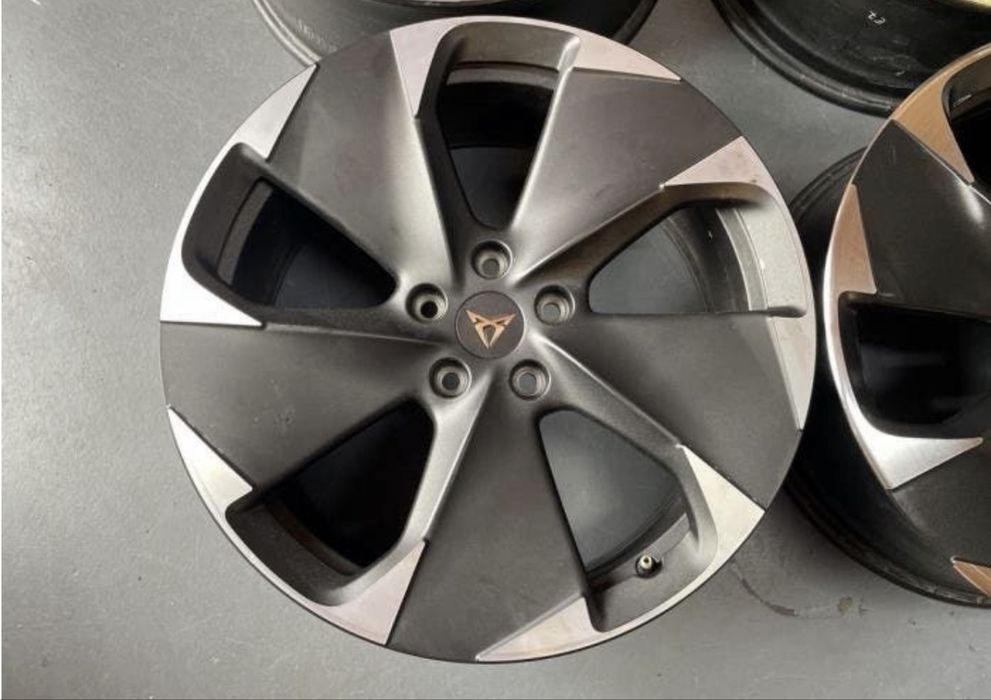 Cupra Born джанти 19 цола Купра Борн