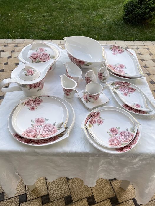 Импортный качественный коллекционный набор посуды