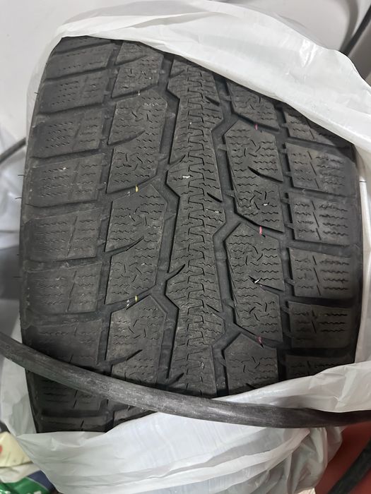 Toyo 255/40/R19, зимние