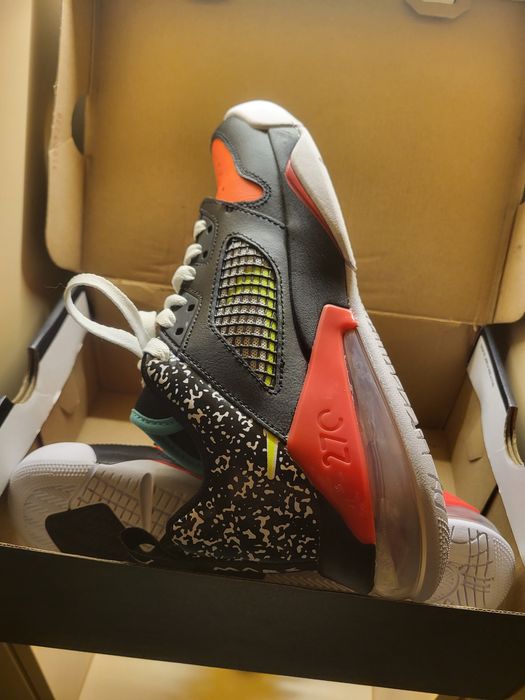 Jordan mars 270 low (GS)