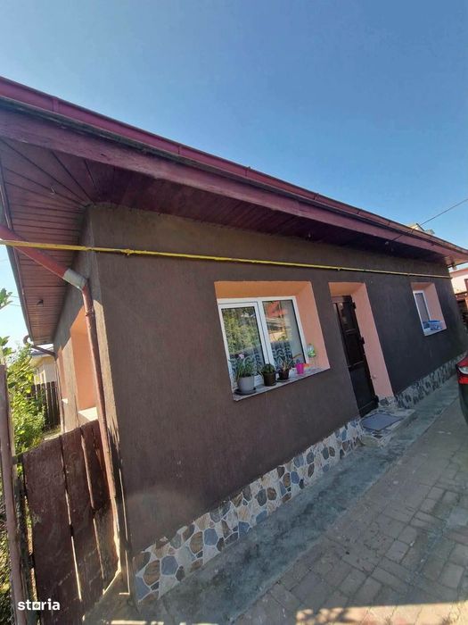 De vanzare casa in Roman, teren 458, pret 78.000 euro