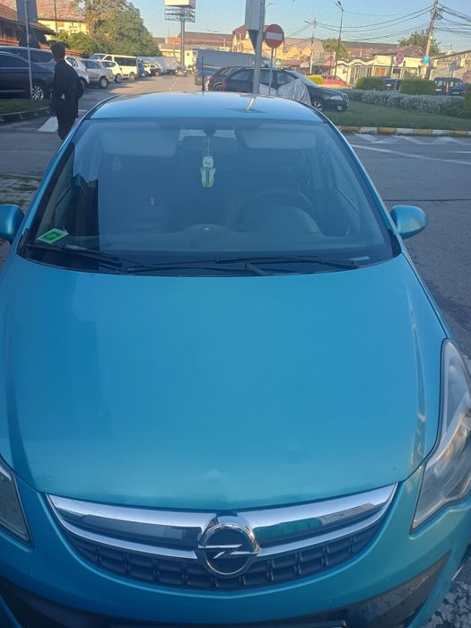 Vând Opel CORSA D euro 5