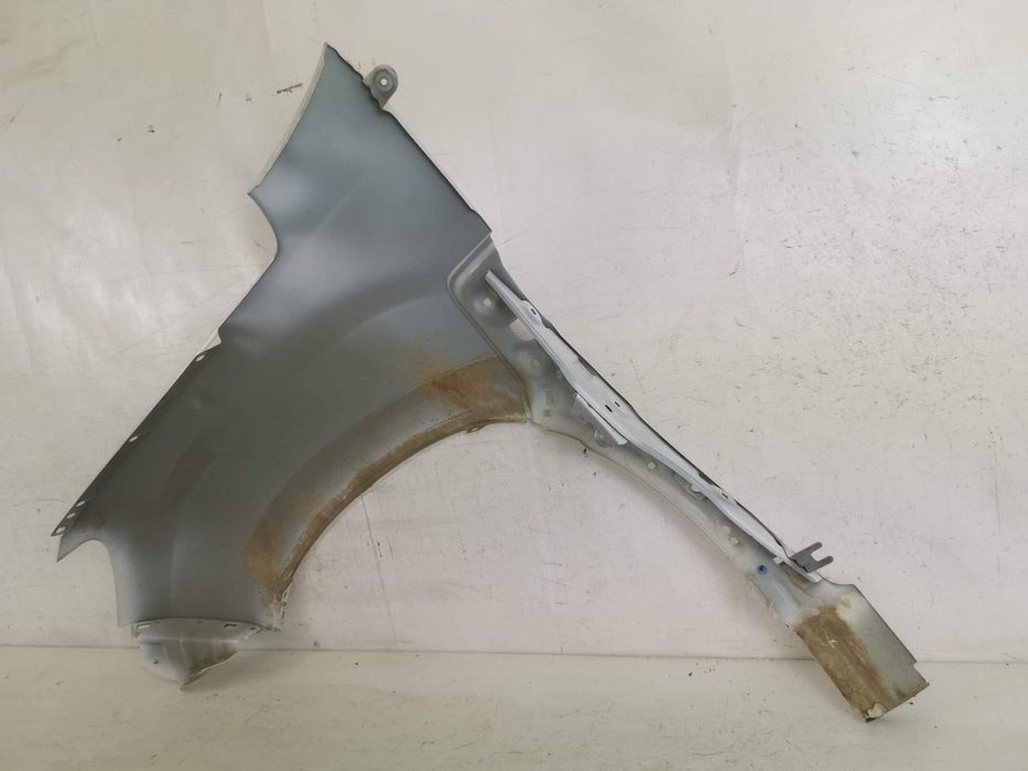 Десен преден калник / Desen preden kalnik Дачия Дъстър 2 / Dacia Duste