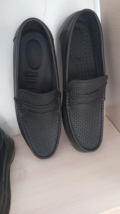 Продаются кожаные туфли, кроссовки