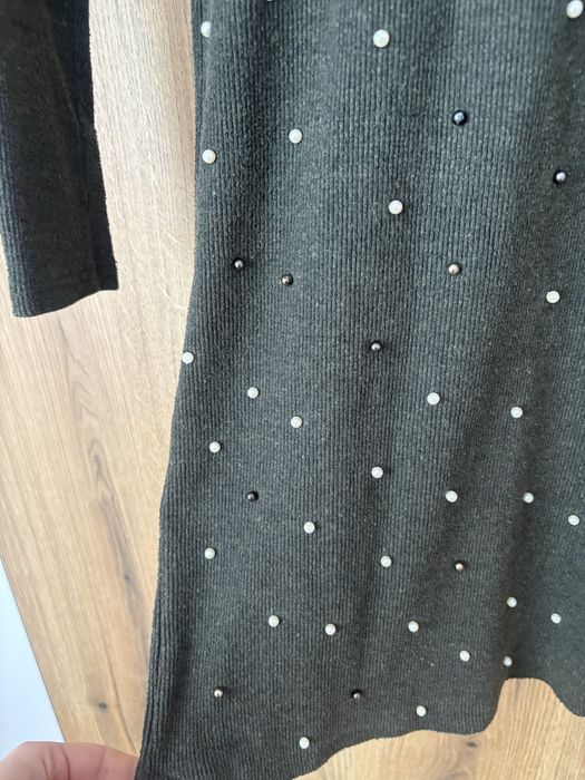 Рокля тип пуловер с перли