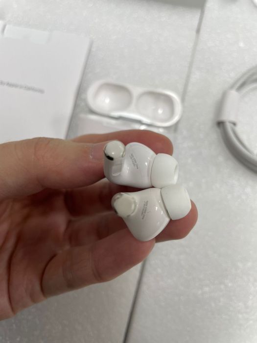 Airpods pro 3 noi 2026  usb C