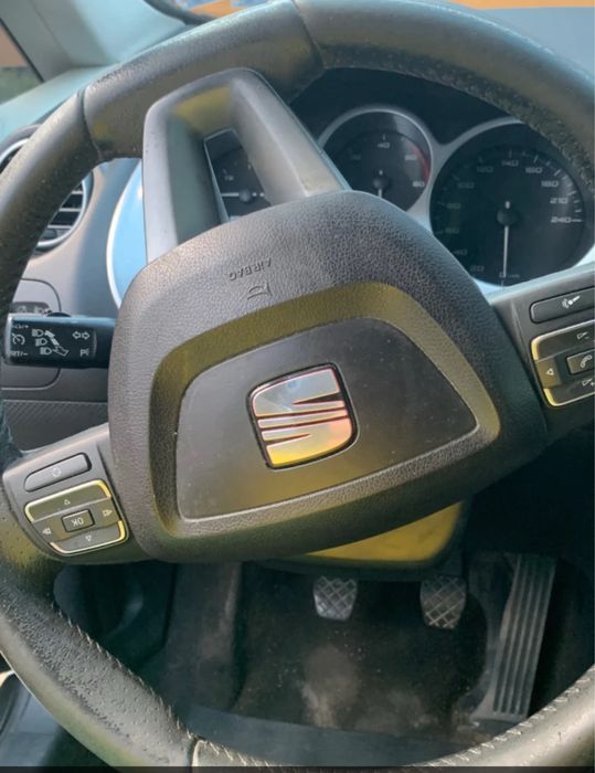 Seat altea автомобил