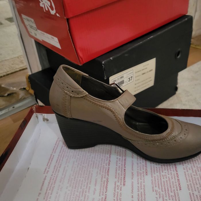 Обувь б/у все по 2000