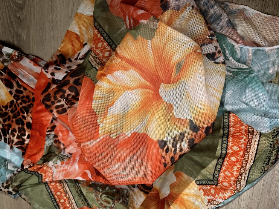 Бикини с ярким принтом