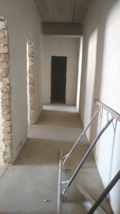 Karobka uy sotiladi.