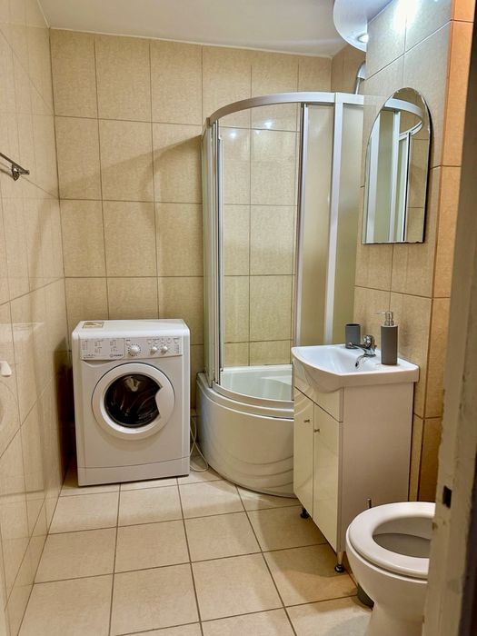 Inchiriez apt  2 camere central