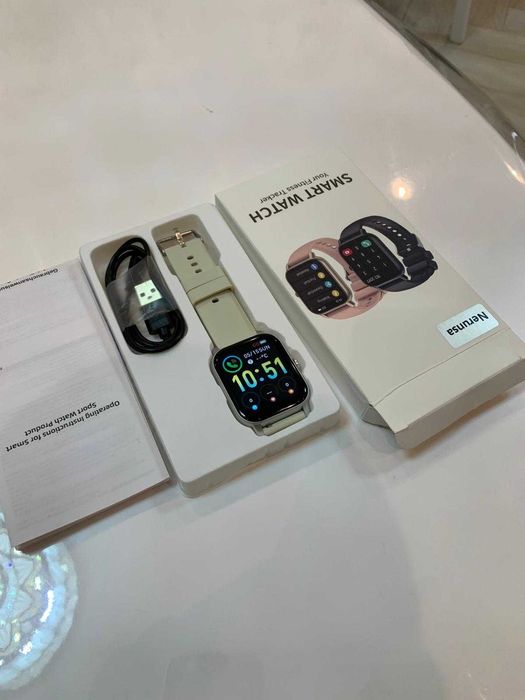 Смартчасовник Smartwatch 1.69 инча - чисто нов