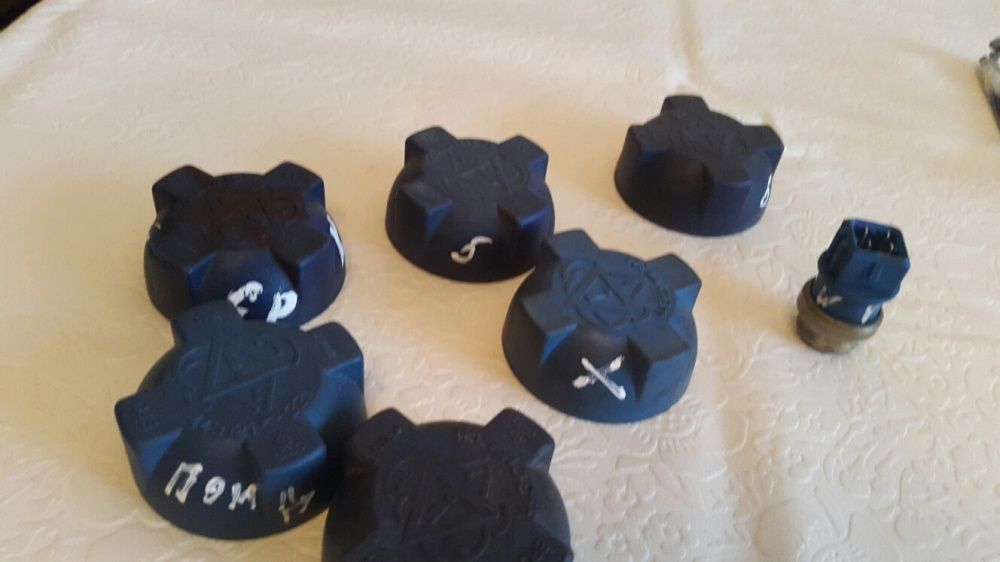 Продам крышка для раширителныи башка на ауди