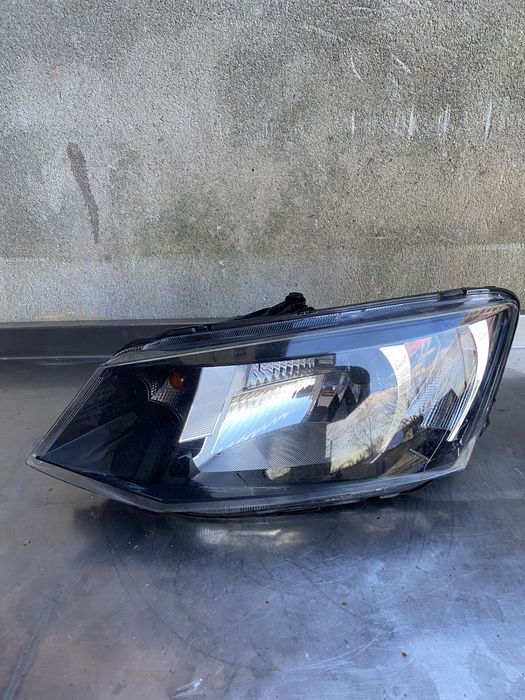 Far stanga halogen Skoda Fabia 3 an 2014-2018