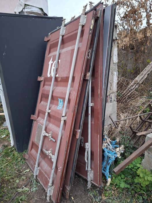 Продам ворота контейнерые с новесами