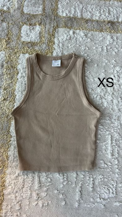 ЛОТ от топове на марките Pull and Bear и Bershka