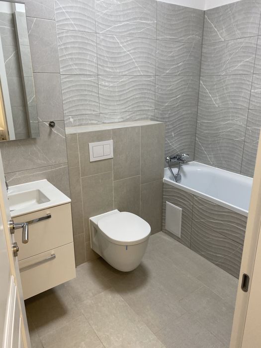 Vand apartament 2 cam  bl 2 Adora Park Cocorilor cu loc parcare inclus