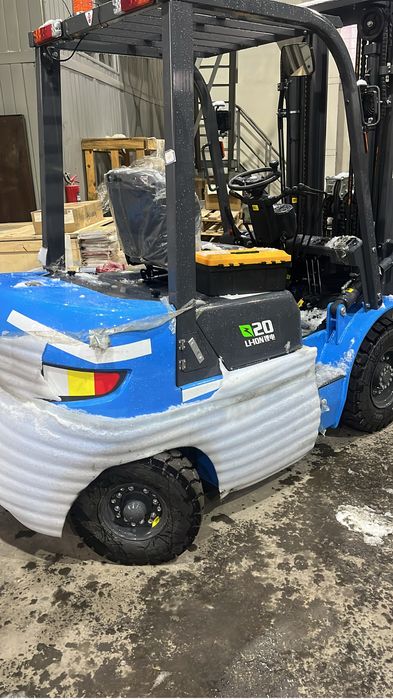 Вилочный погрузчик (кара)