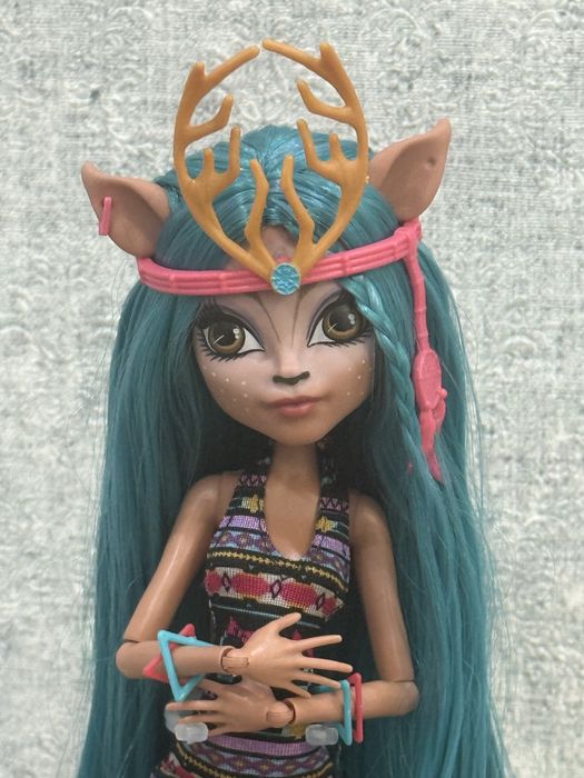 продам куклу изи/иси монстер хай