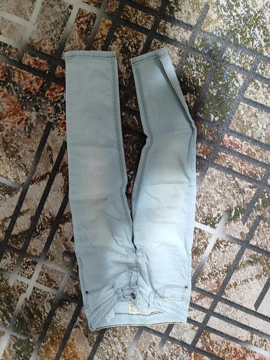 Продам 4 пакета одежды