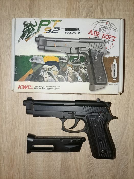 Pistol  PT92 Taurus-Beretta  full auto/semi auto  KWC BlowBack airsoft