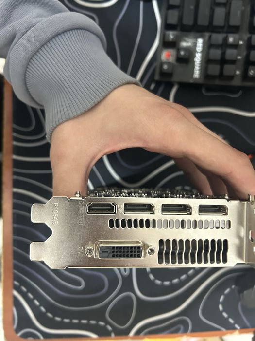 Продам видеокарту Rx 580 8 gb