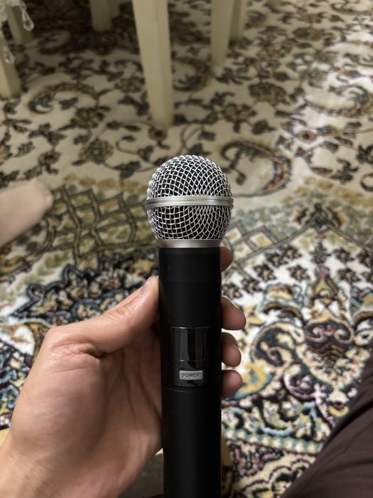 Продаётся микрофон SM58