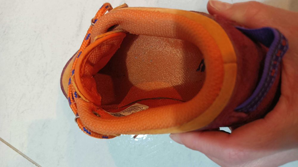 Сникърси Nike Lahar Low (оранжево-лилави)