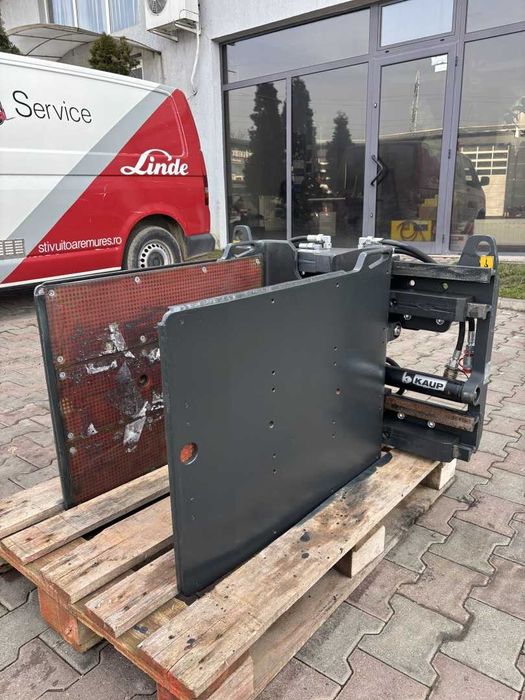 Atașament Bale Clamp KAUP FEM 2 – FEM 3 Capacitate 1400 kg