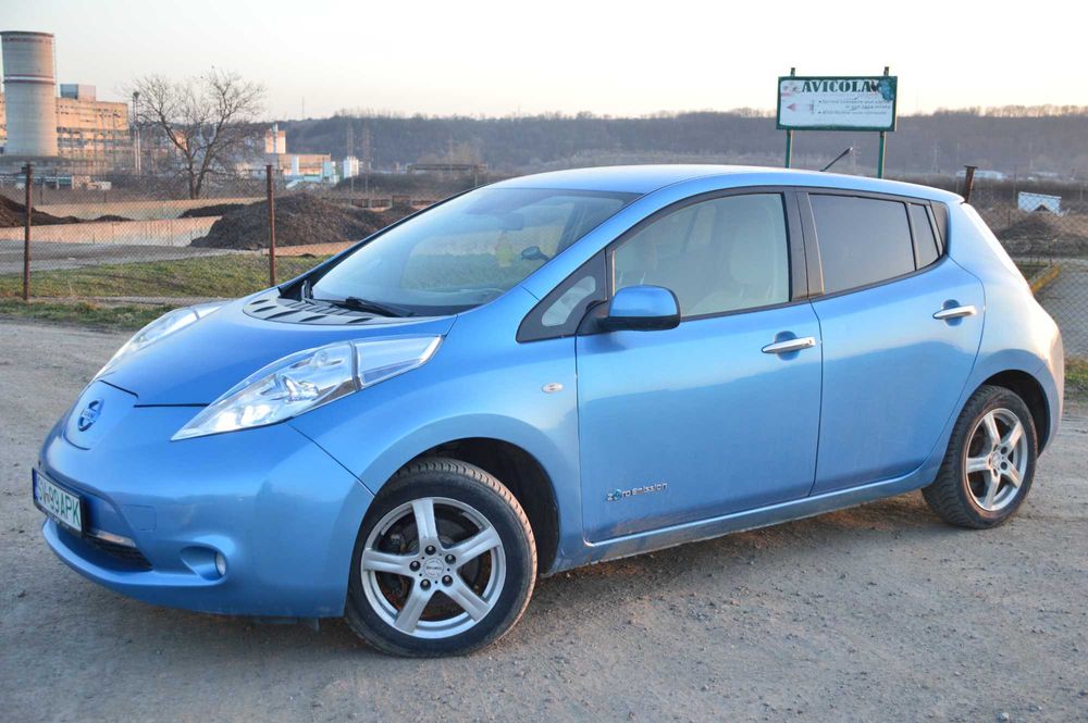 Vand Nisan leaf Electric