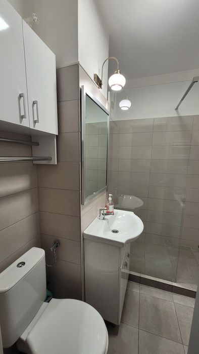 Inchiriez apartament cu o camera amplasat central