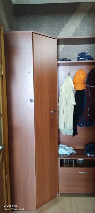Вешалка в хорошем состоянии