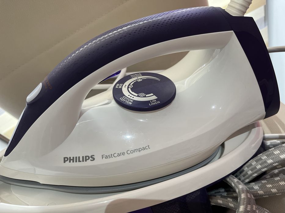 Statie de calcat Philips FastCare Compact GC6730/30