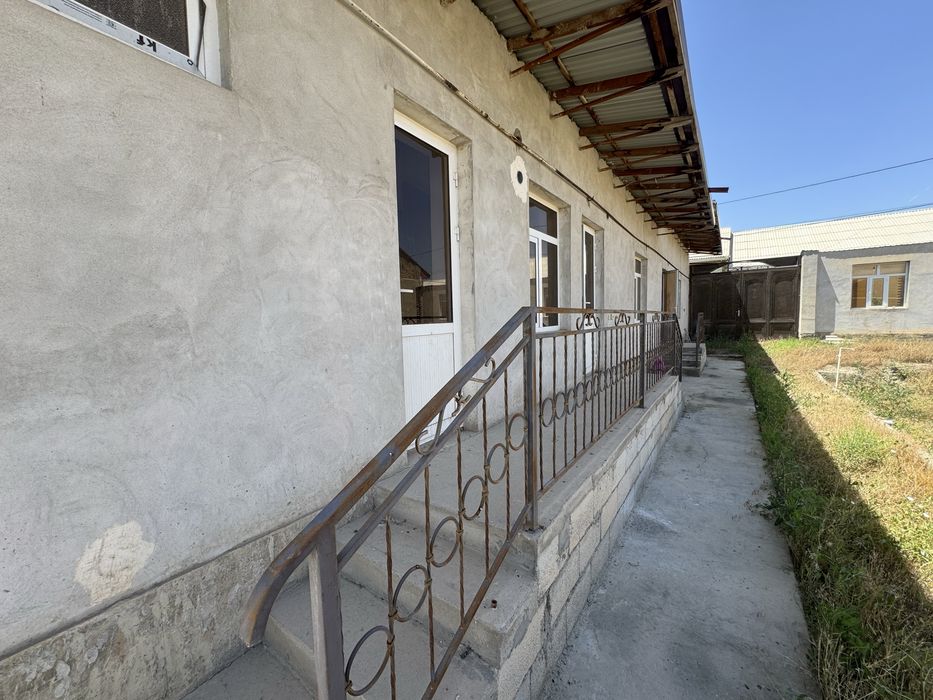 Hovli sotiladi Karmana Dustlik bogishamol