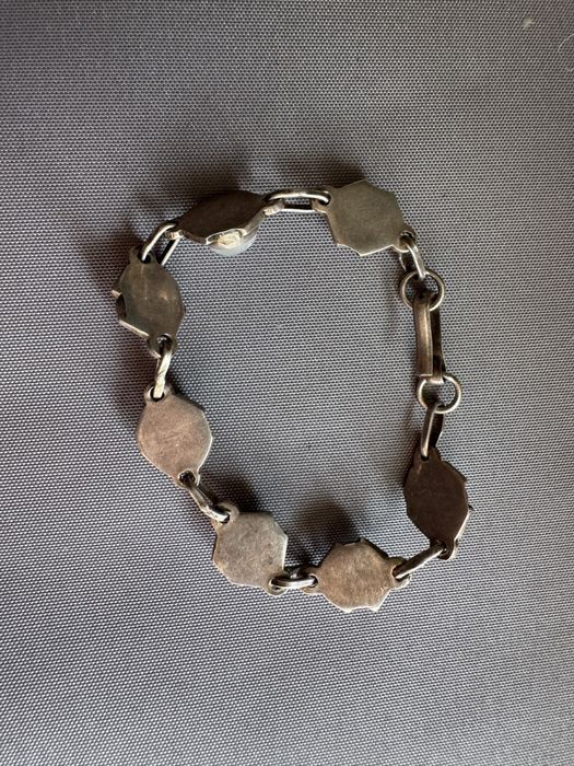 Bratara din argint si piatra lunii