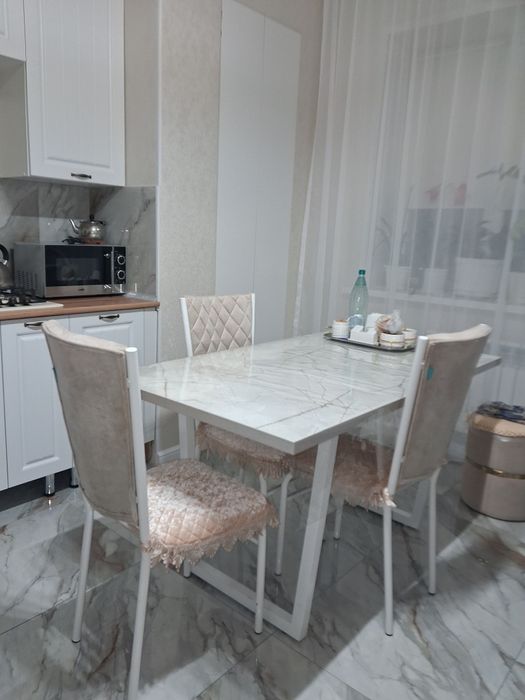 Продам новые стулья