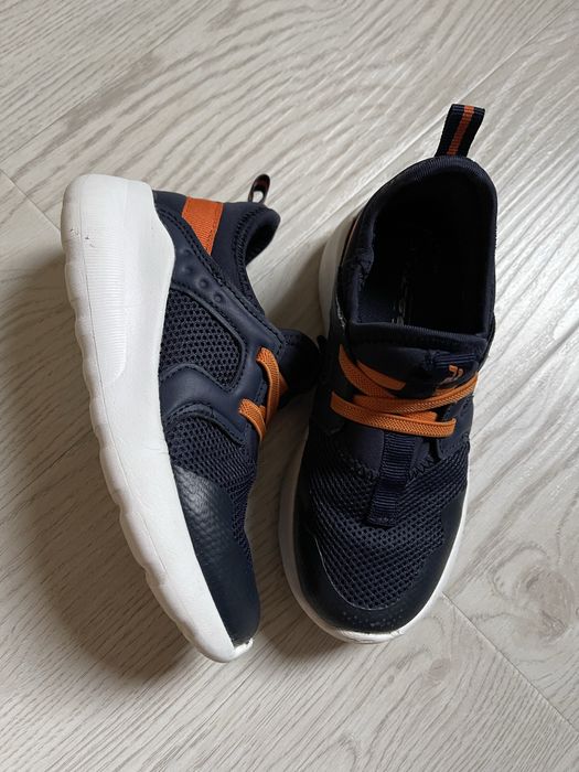 Кроссовки фирмы FESS