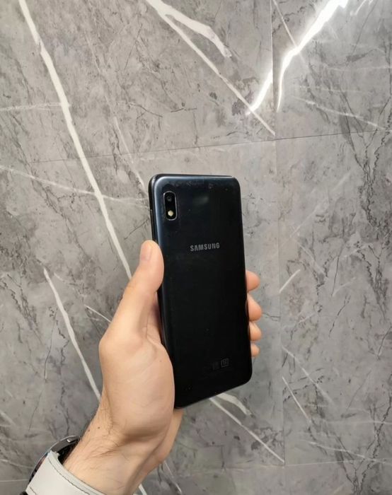Продам флагман Samsung A10