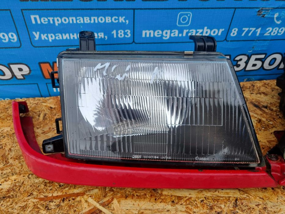 Фары на Митсубиси Челленджер / Mitsubishi Challenger