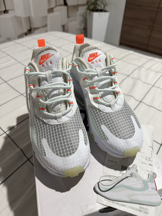 NIKE Air Max 270 React SE-38 номер (24см)