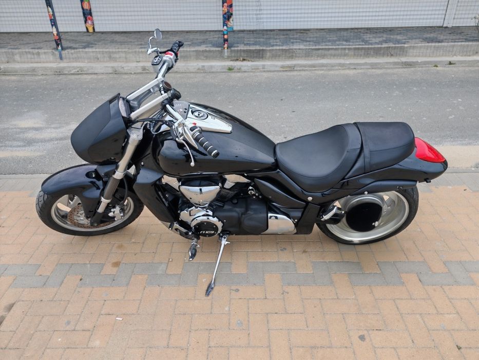 Suzuki intruder M109R