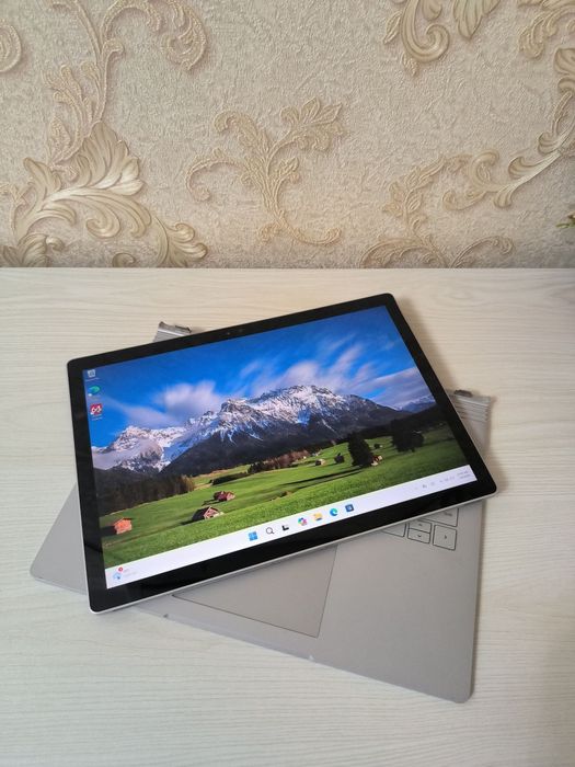 Microsoft Surface Book 2