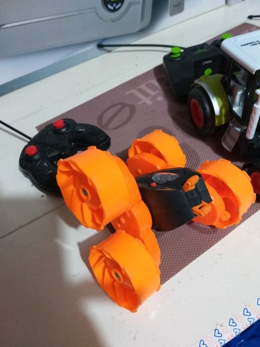 Masinute Spaider si Tractoras Pe Telecomanda